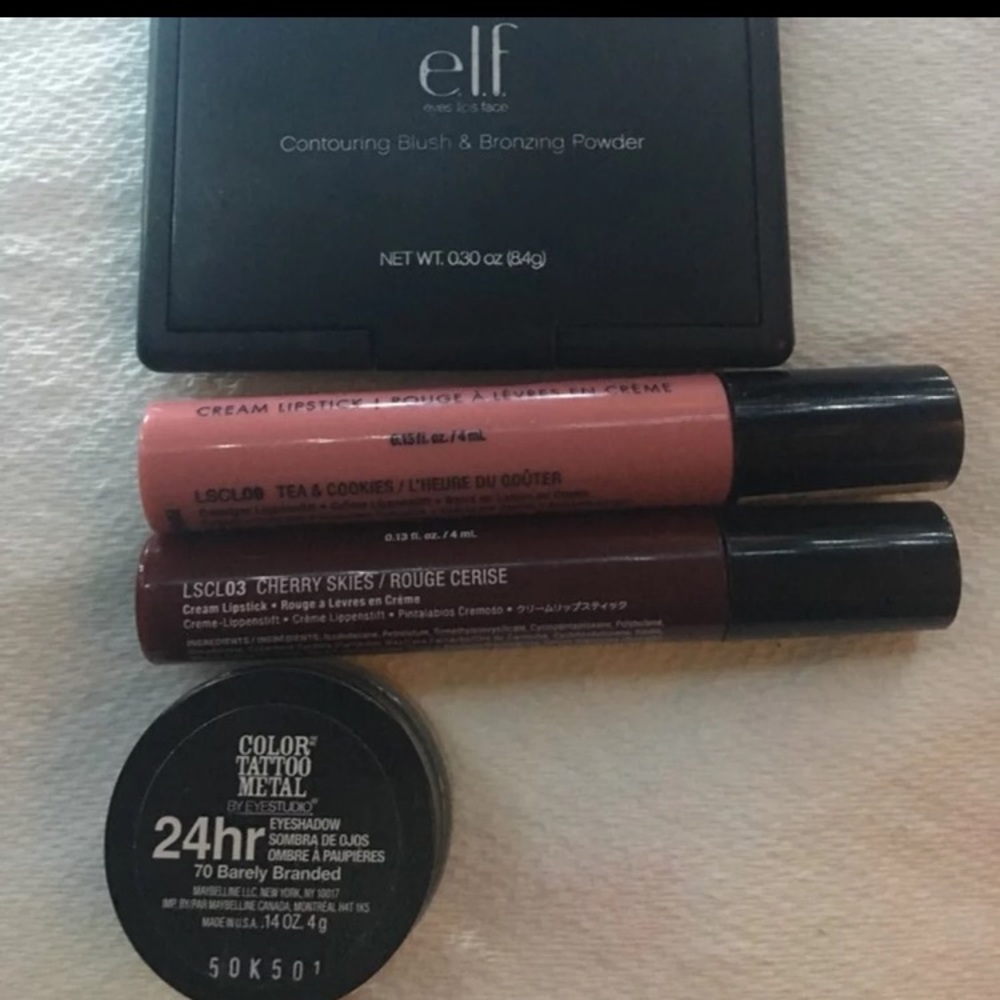 Makeup bundle